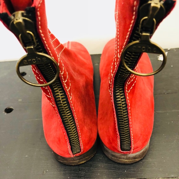 Boots - Picture 4 of 5